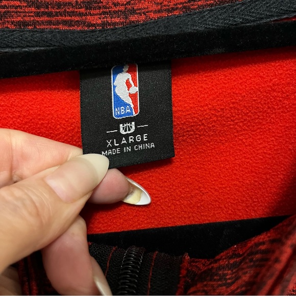 Chicago Bulls Official NBA Full Zip-Up Track Jacket Red Black Size XL - Picture 3 of 8